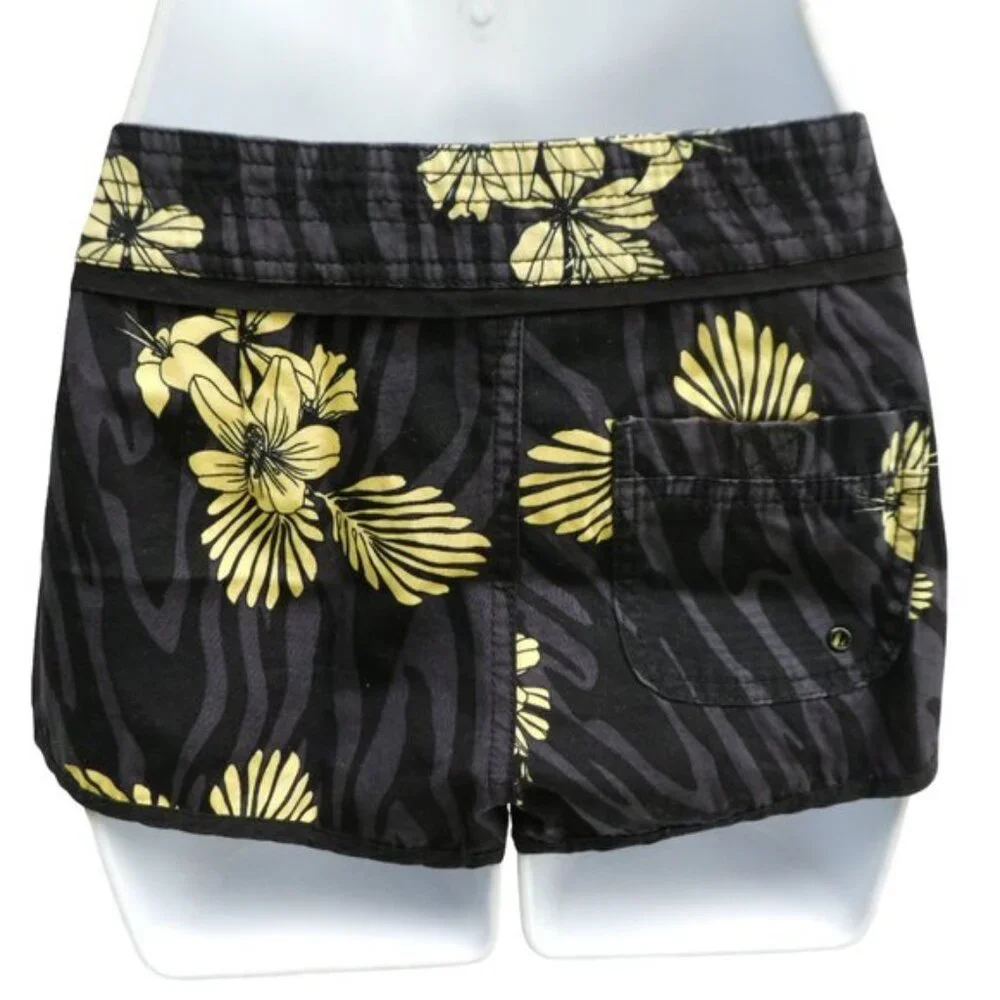 Divided by HM Board Shorts Canvas Hawaii Print Black Zebra Striping Flowers 4
